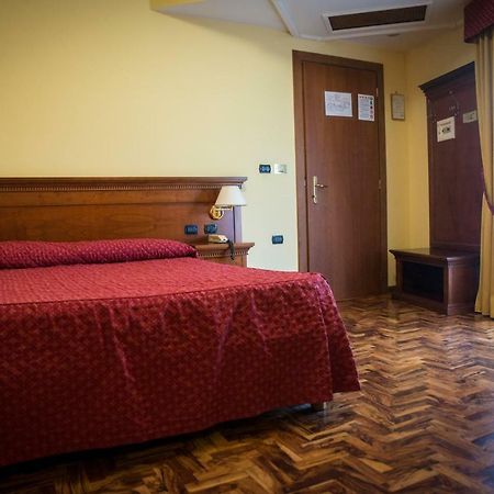 Albergo Ristorante Uliveto Veroli ภายนอก รูปภาพ