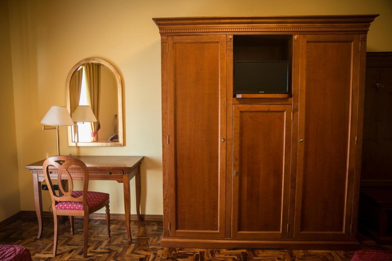 Albergo Ristorante Uliveto Veroli ภายนอก รูปภาพ